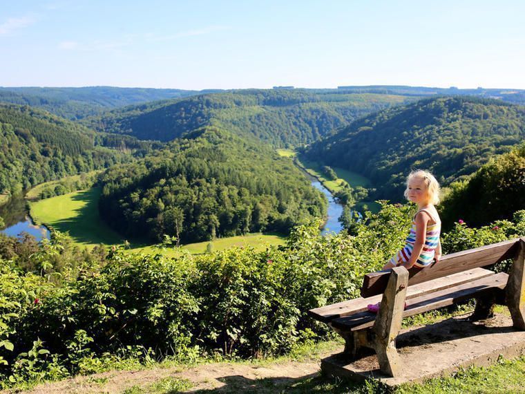 Mädchen Ausblick Ardennen