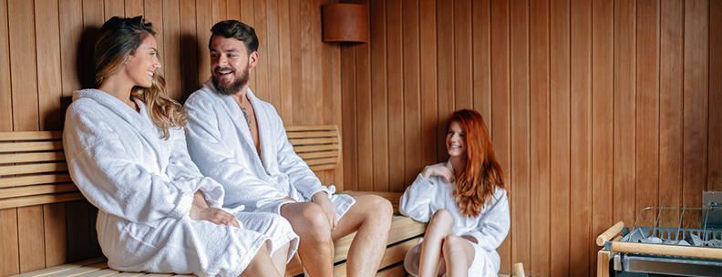 Menschen in Sauna