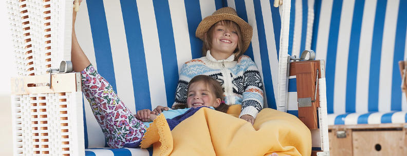 Kinder im Strandkorb